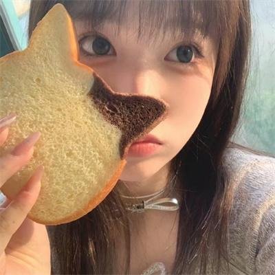 踉跄的女孩